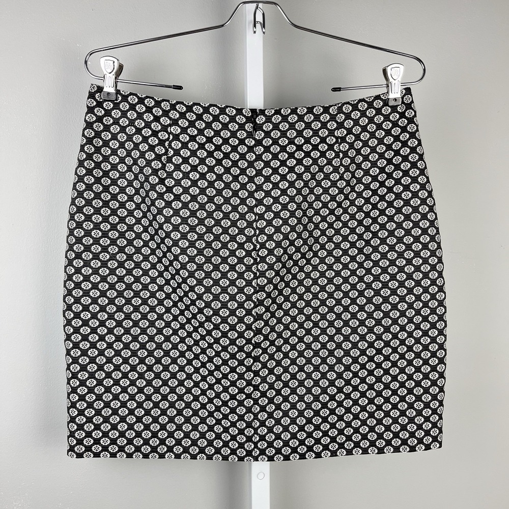 Garnet Hill‎ Jacquard Pencil Skirt Womens 8 Black White Medallion Preppy - Picture 4 of 6